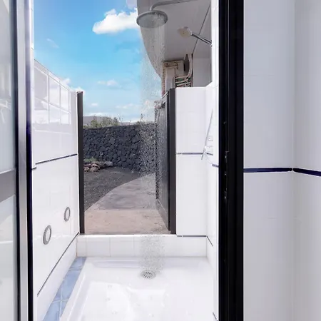 - Canary Soul - Ocean Views - 2 Min By Lanzarote Apartament Famara